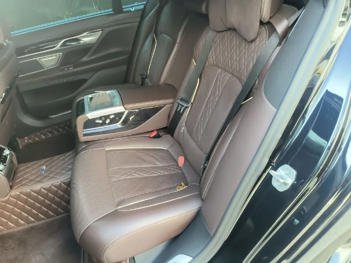 2019 BMW 7 Series 2.0T 265HP L4 8AT,autocango,china used car exporter,china ev exporter,chinese used car exporter,chinese used ev exporter