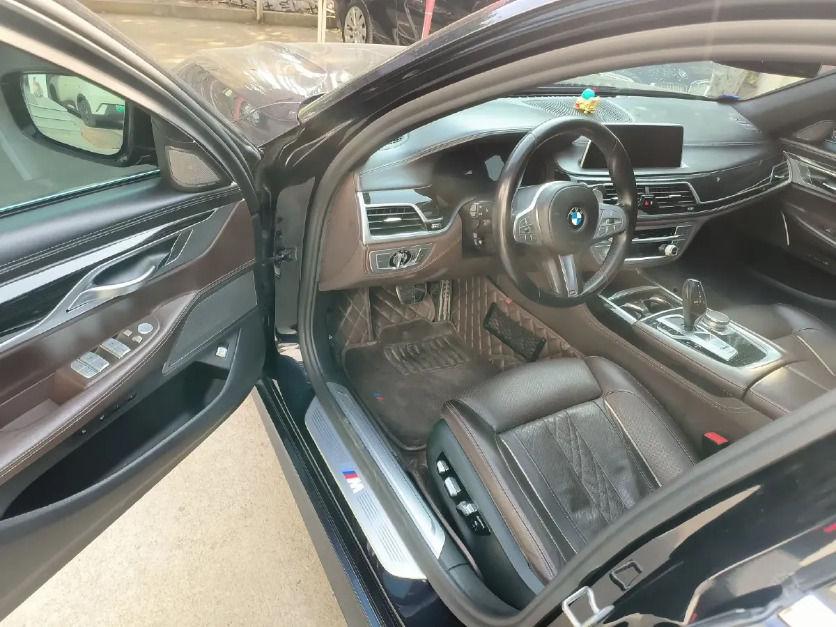 2019 BMW 7 Series 2.0T 265HP L4 8AT,autocango,china used car exporter,china ev exporter,chinese used car exporter,chinese used ev exporter