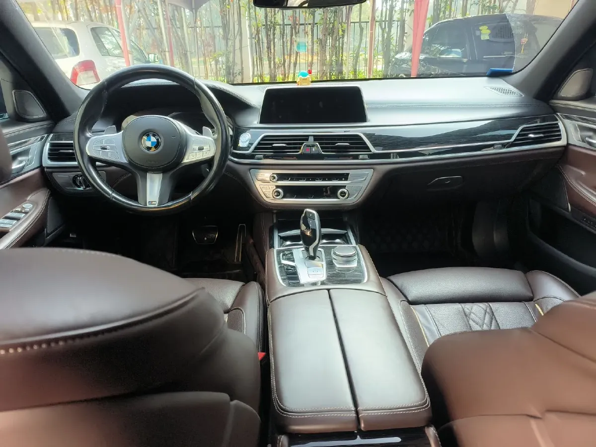 2019 BMW 7 Series 2.0T 265HP L4 8AT,autocango,china used car exporter,china ev exporter,chinese used car exporter,chinese used ev exporter