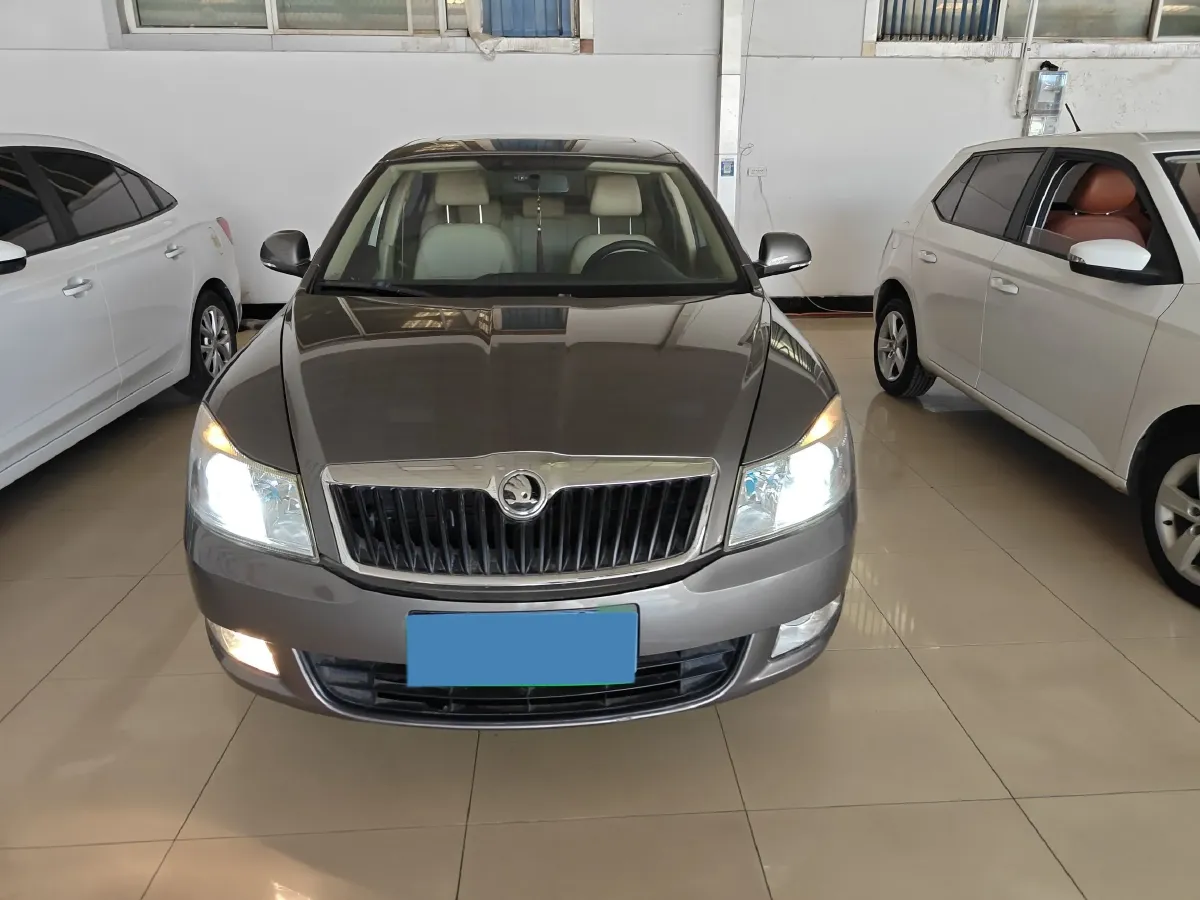 2015 Skoda Octavia 1.6L 105HP L4 6AT,autocango,china used car exporter,china ev exporter,chinese used car exporter,chinese used ev exporter
