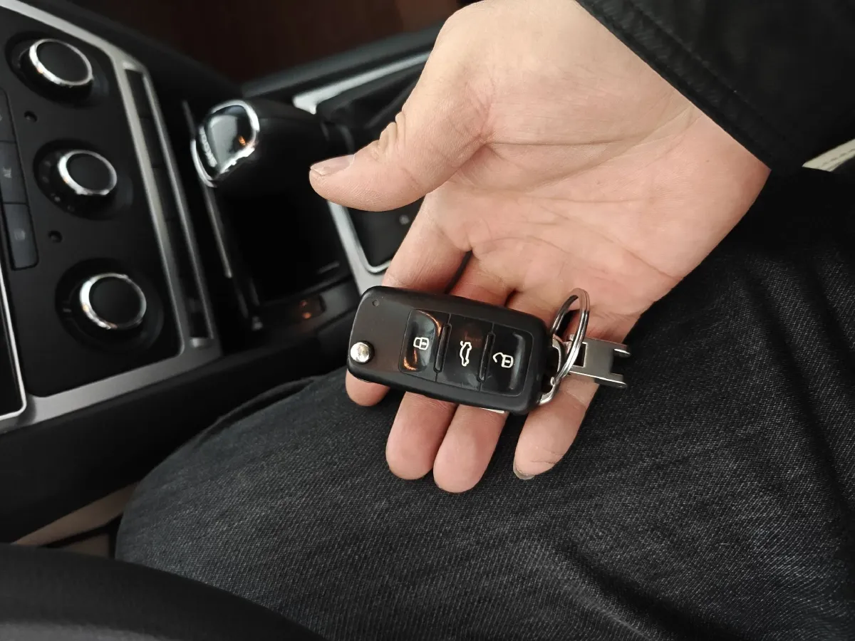 2015 Skoda Octavia 1.6L 105HP L4 6AT,autocango,china used car exporter,china ev exporter,chinese used car exporter,chinese used ev exporter