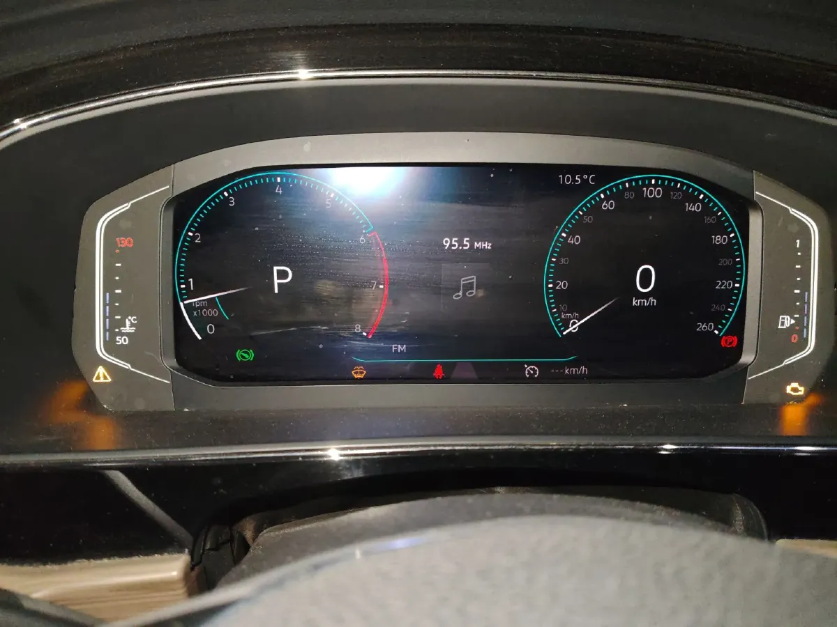 2019 Volkswagen Passat 2.0T 220HP L4 7DCT,autocango,china used car exporter,china ev exporter,chinese used car exporter,chinese used ev exporter