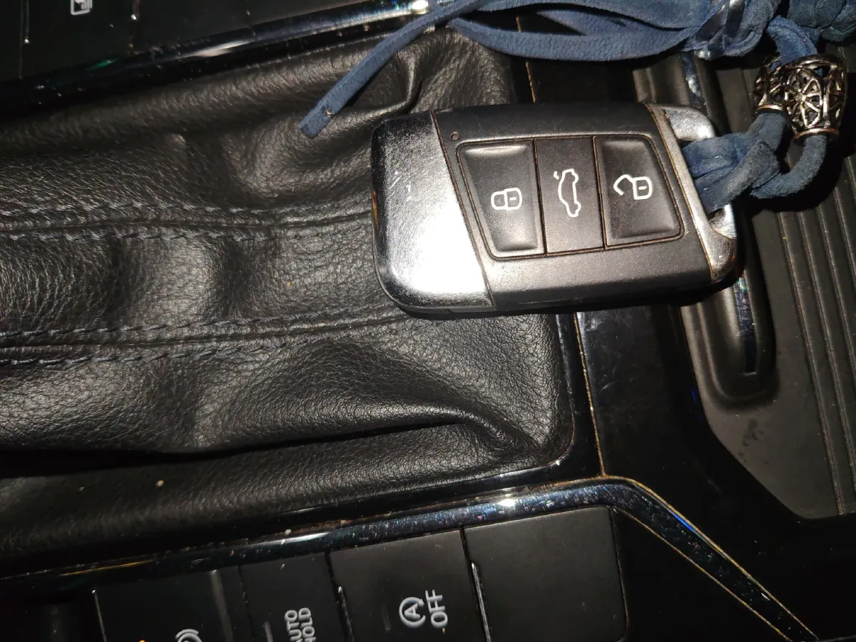 2019 Volkswagen Passat 2.0T 220HP L4 7DCT,autocango,china used car exporter,china ev exporter,chinese used car exporter,chinese used ev exporter