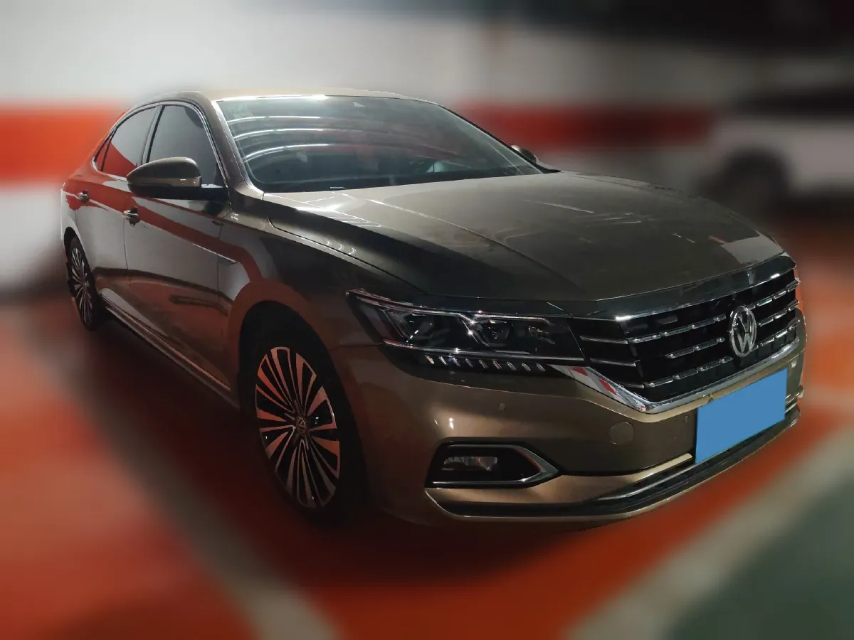 2019 Volkswagen Passat 2.0T 220HP L4 7DCT,autocango,china used car exporter,china ev exporter,chinese used car exporter,chinese used ev exporter