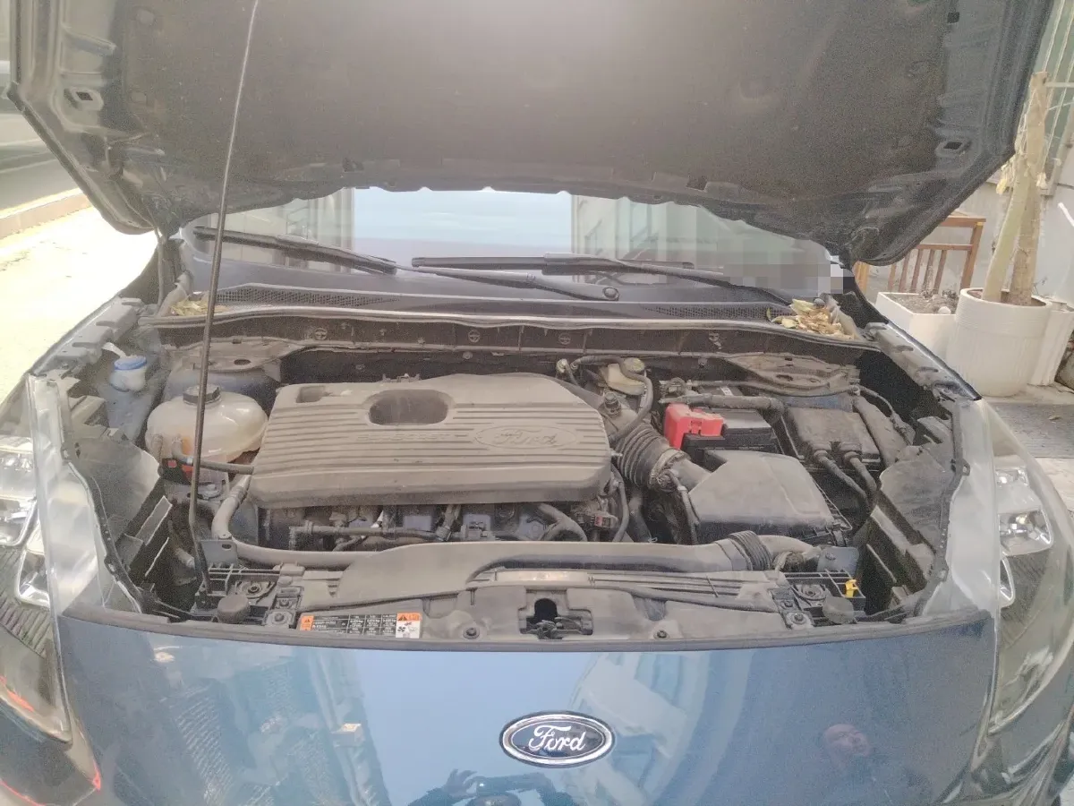 2020 Ford Escape 2.0T 248HP L4 8AT,autocango,china used car exporter,china ev exporter,chinese used car exporter,chinese used ev exporter