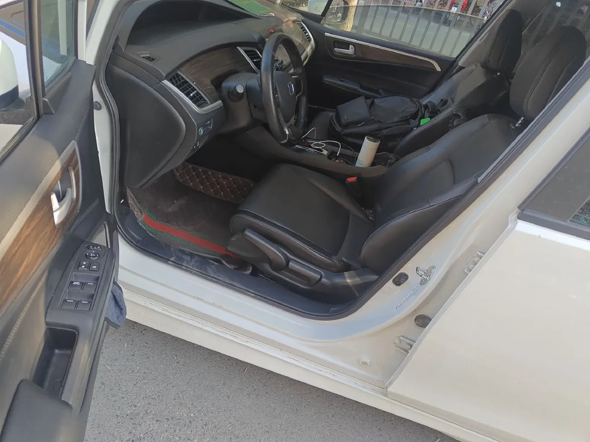 2017 Honda Jade 1.8L 141HP L4 5AT,autocango,china used car exporter,china ev exporter,chinese used car exporter,chinese used ev exporter