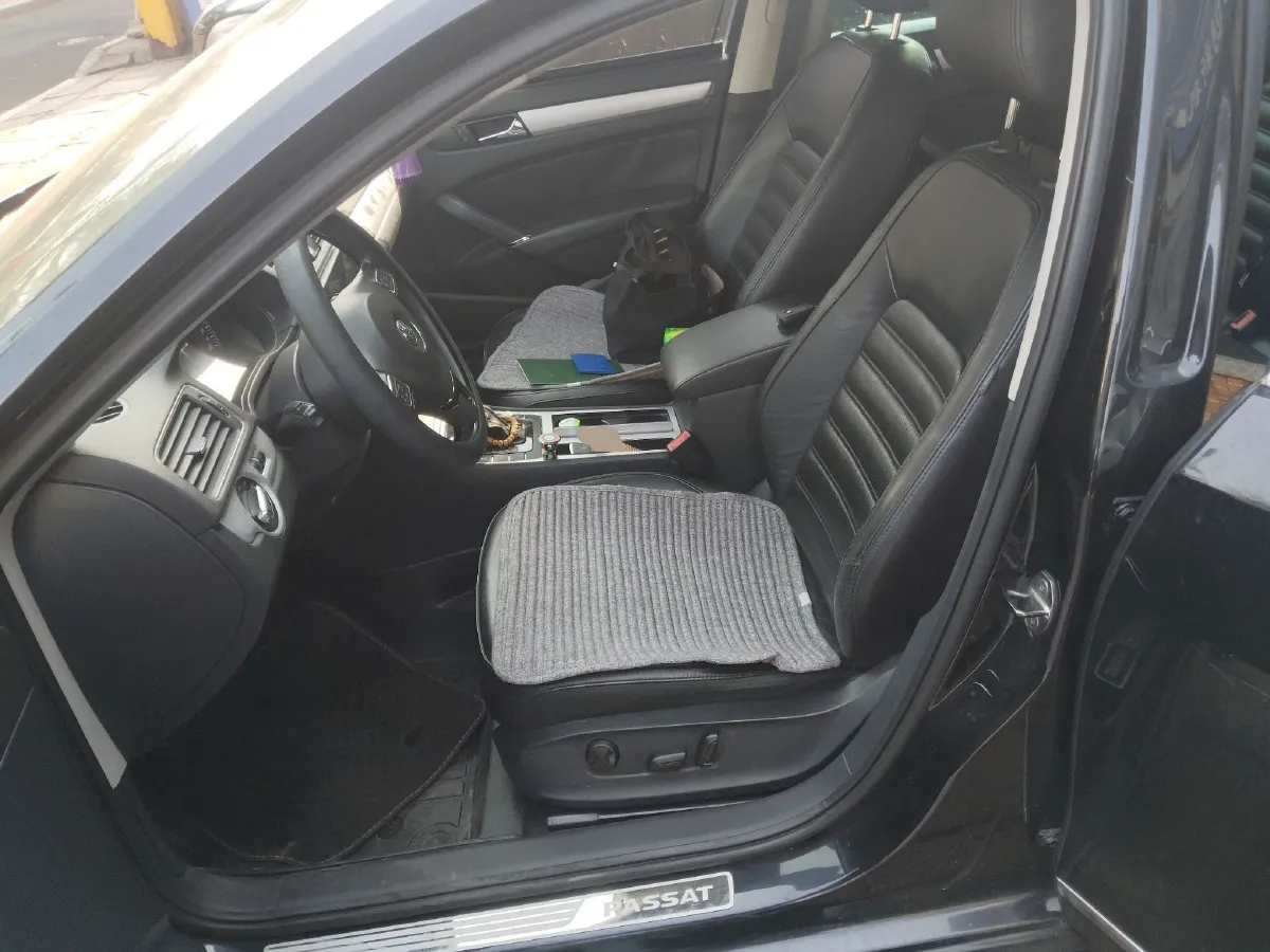 2013 Volkswagen Passat 2.0T 200HP L4 6DCT,autocango,china used car exporter,china ev exporter,chinese used car exporter,chinese used ev exporter