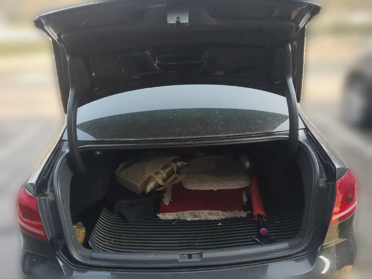 2013 Volkswagen Passat 2.0T 200HP L4 6DCT,autocango,china used car exporter,china ev exporter,chinese used car exporter,chinese used ev exporter