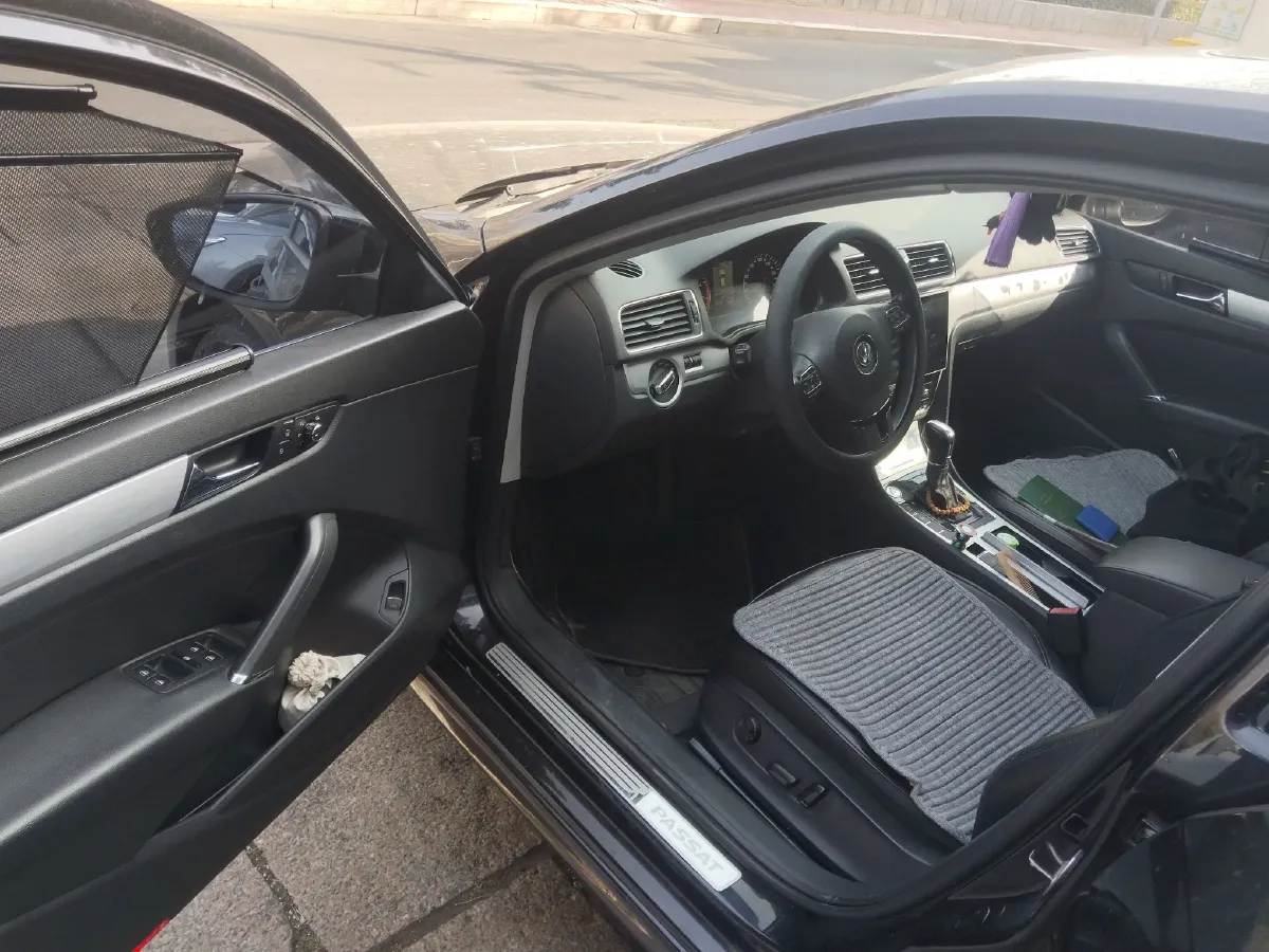 2013 Volkswagen Passat 2.0T 200HP L4 6DCT,autocango,china used car exporter,china ev exporter,chinese used car exporter,chinese used ev exporter