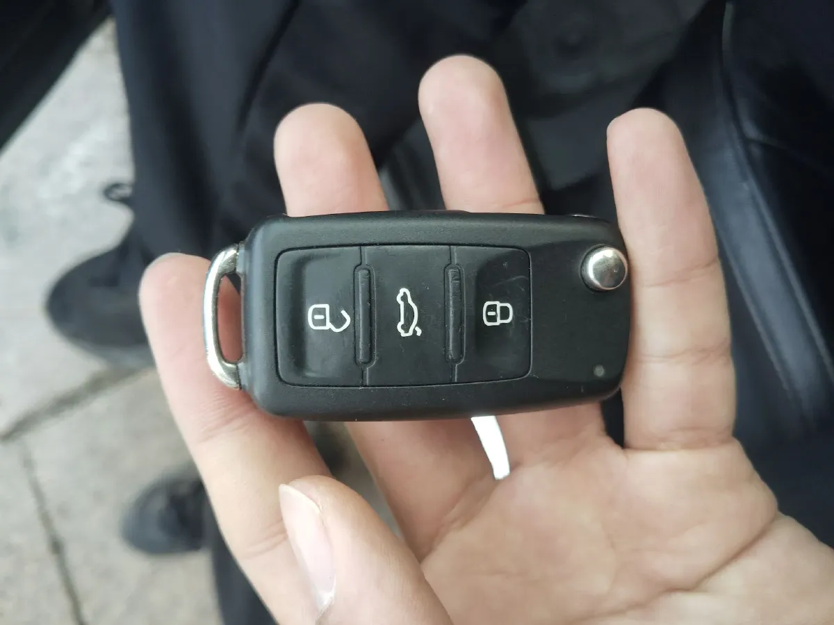 2013 Volkswagen Passat 2.0T 200HP L4 6DCT,autocango,china used car exporter,china ev exporter,chinese used car exporter,chinese used ev exporter