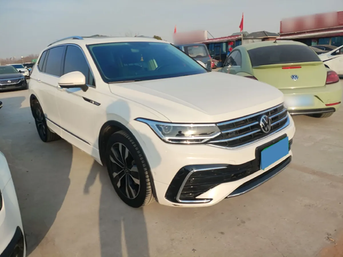 2022 Volkswagen Tiguan L 2.0T 186HP L4 7DCT,autocango,china used car exporter,china ev exporter,chinese used car exporter,chinese used ev exporter