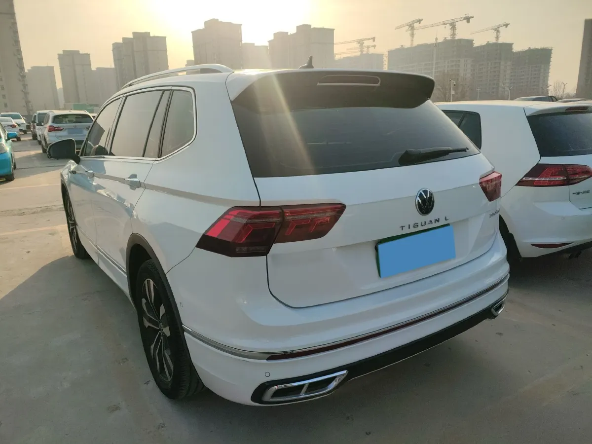 2022 Volkswagen Tiguan L 2.0T 186HP L4 7DCT,autocango,china used car exporter,china ev exporter,chinese used car exporter,chinese used ev exporter