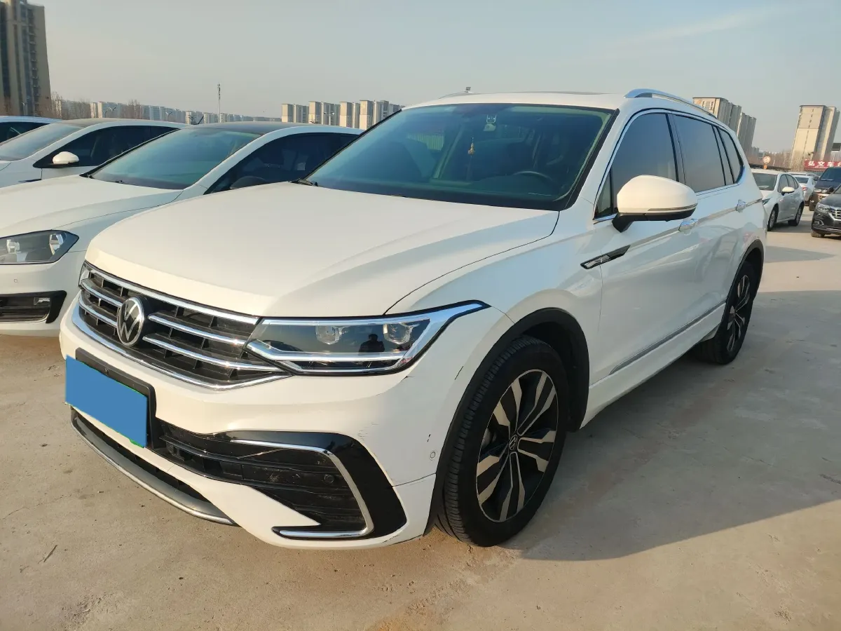 2022 Volkswagen Tiguan L 2.0T 186HP L4 7DCT,autocango,china used car exporter,china ev exporter,chinese used car exporter,chinese used ev exporter