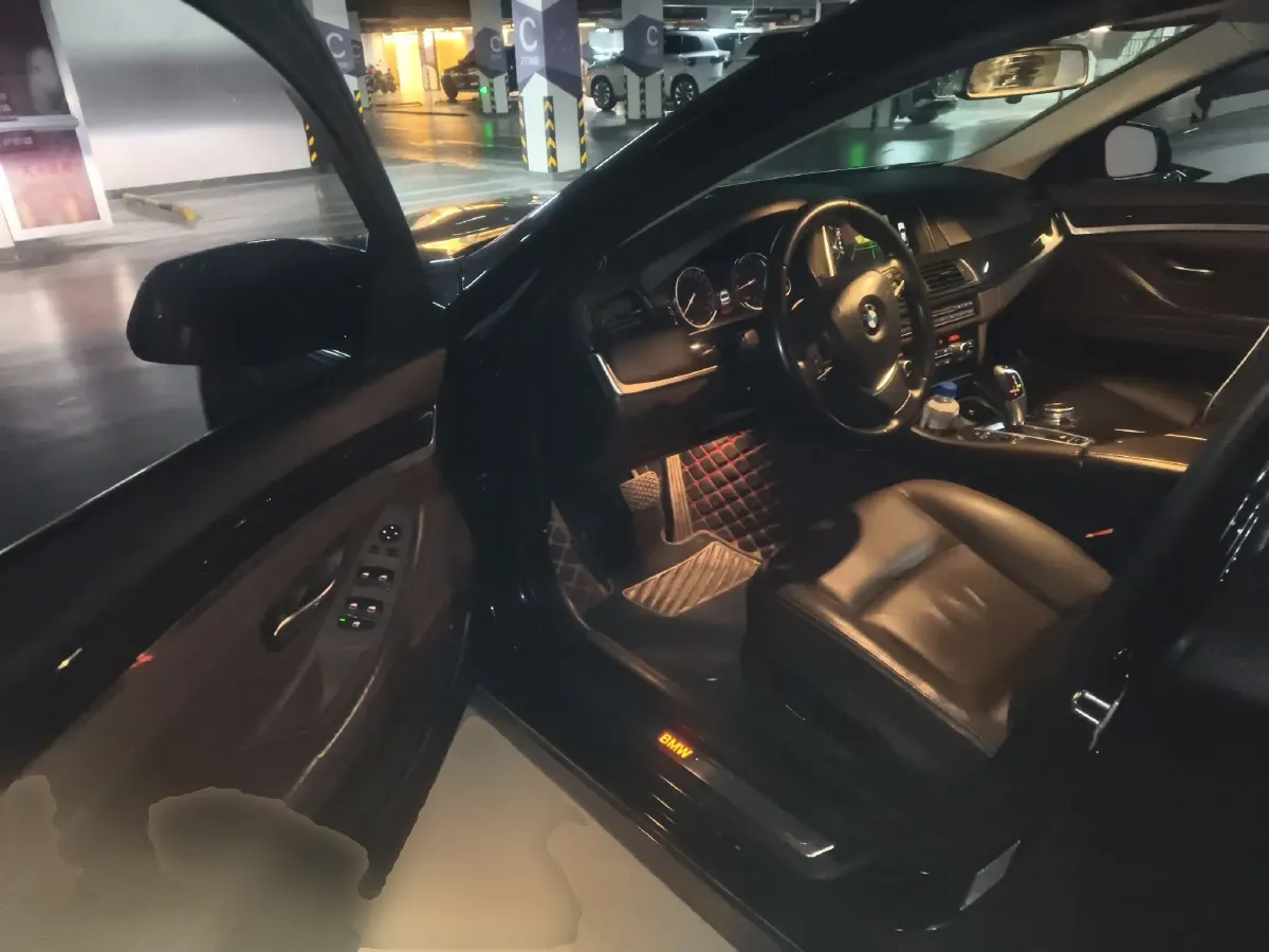 2014 BMW 5 Series 2.0T 218HP L4 8AT,autocango,china used car exporter,china ev exporter,chinese used car exporter,chinese used ev exporter