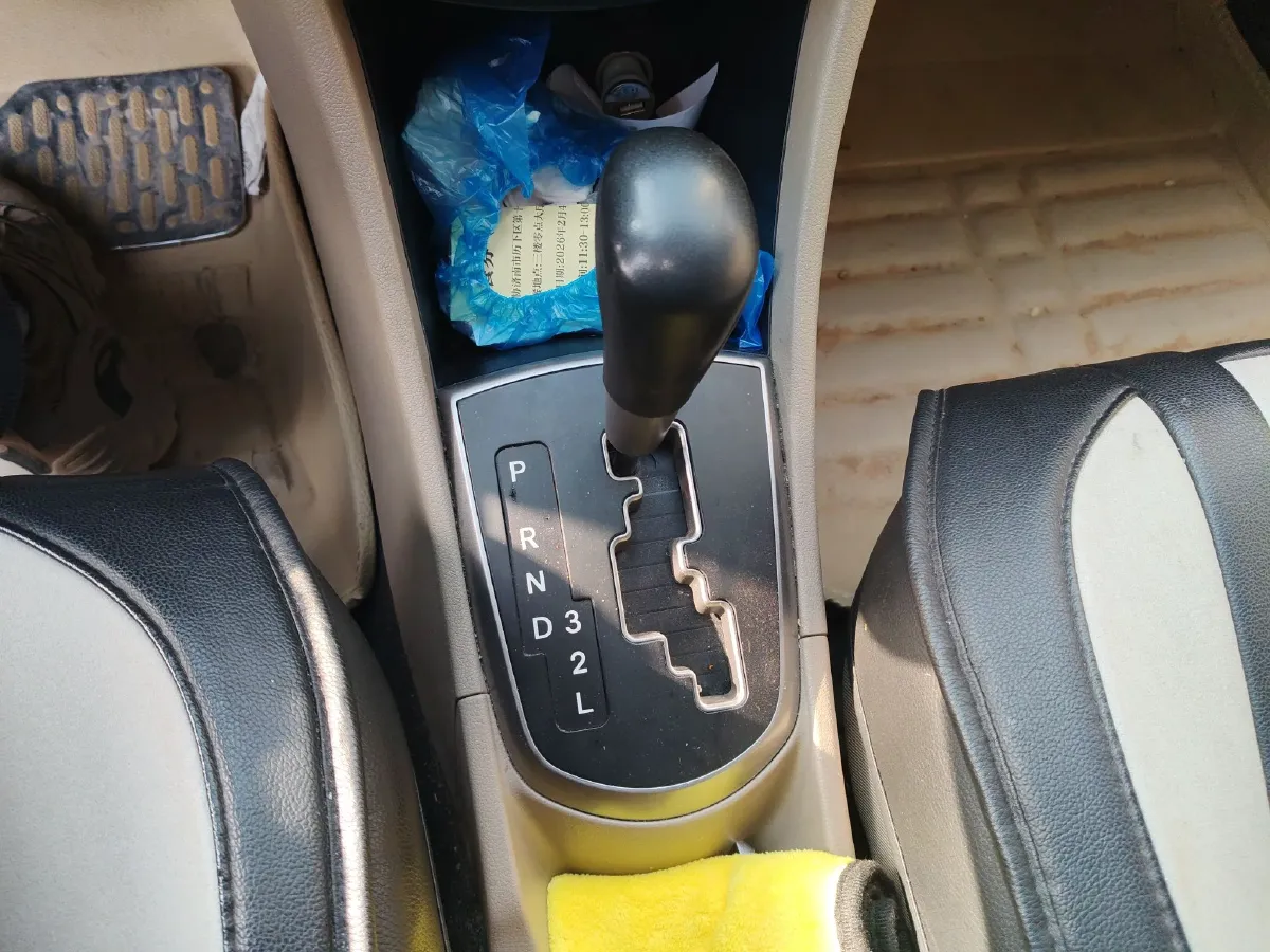 2014 Hyundai Reina 1.4L 107HP L4 4AT,autocango,china used car exporter,china ev exporter,chinese used car exporter,chinese used ev exporter