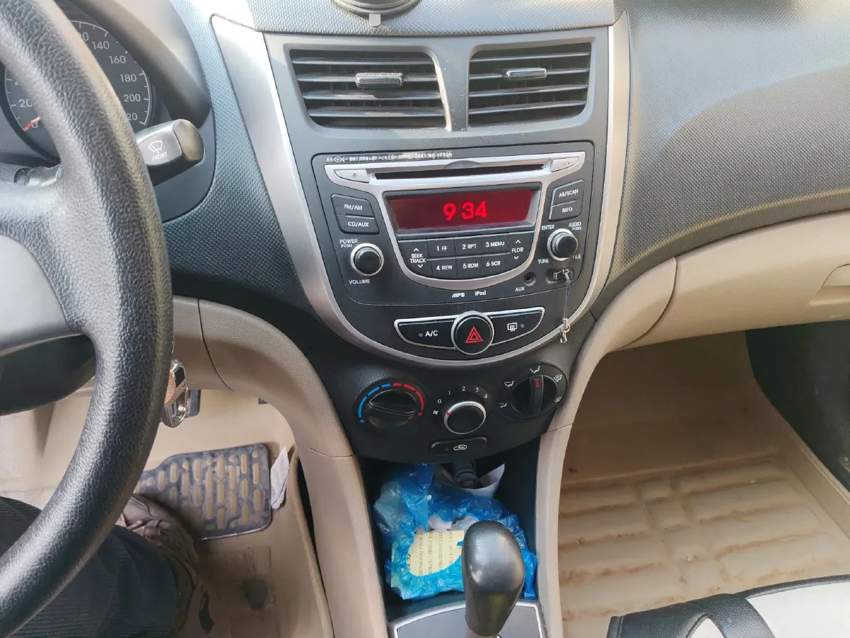 2014 Hyundai Reina 1.4L 107HP L4 4AT,autocango,china used car exporter,china ev exporter,chinese used car exporter,chinese used ev exporter