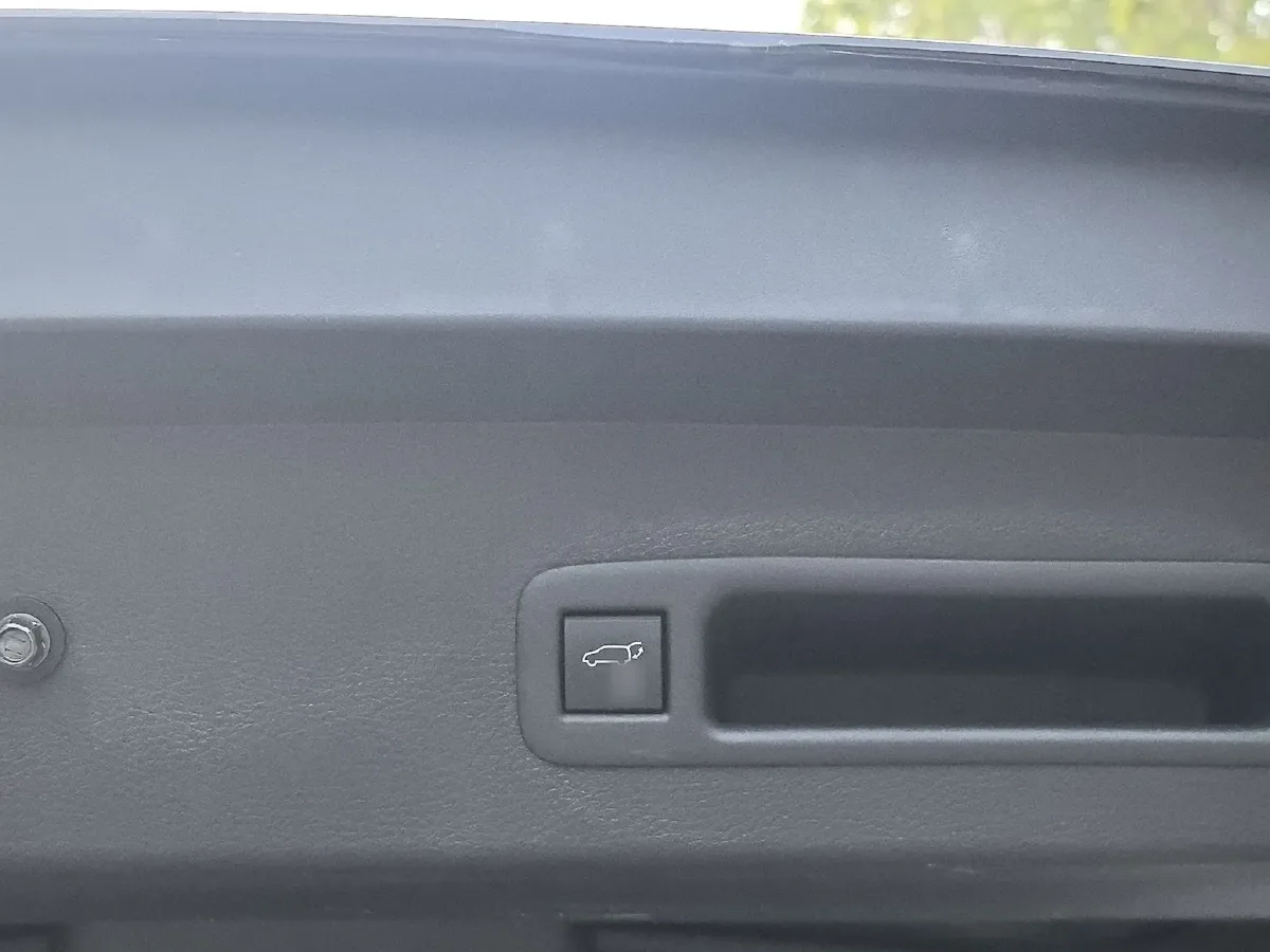 2023 Mercedes-Benz C Class 1.5T 184HP L4 9AT,autocango,china used car exporter,china ev exporter,chinese used car exporter,chinese used ev exporter