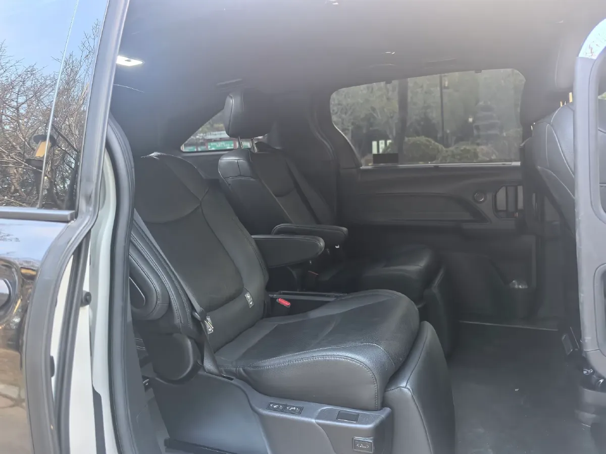 2023 Mercedes-Benz C Class 1.5T 184HP L4 9AT,autocango,china used car exporter,china ev exporter,chinese used car exporter,chinese used ev exporter