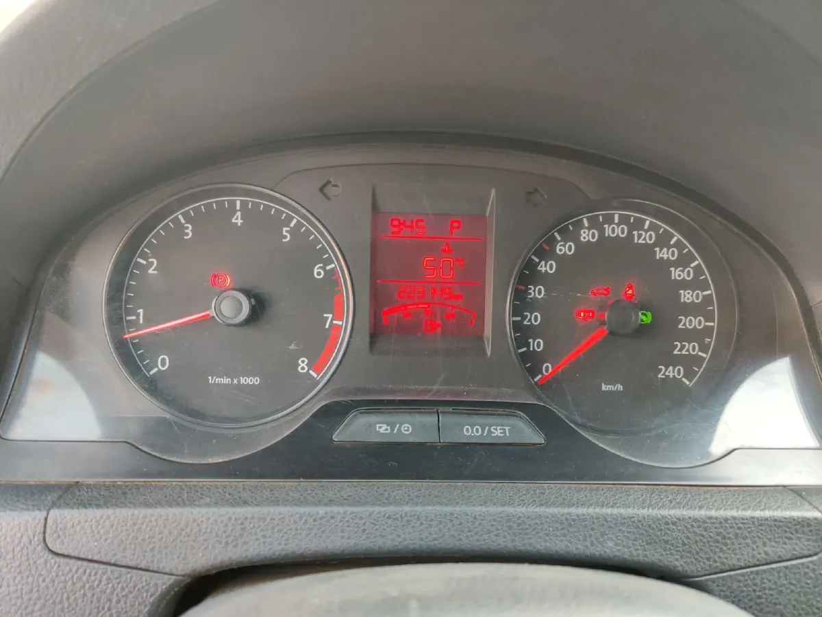 2013 Volkswagen Polo 1.6L 105HP L4 6AT,autocango,china used car exporter,china ev exporter,chinese used car exporter,chinese used ev exporter