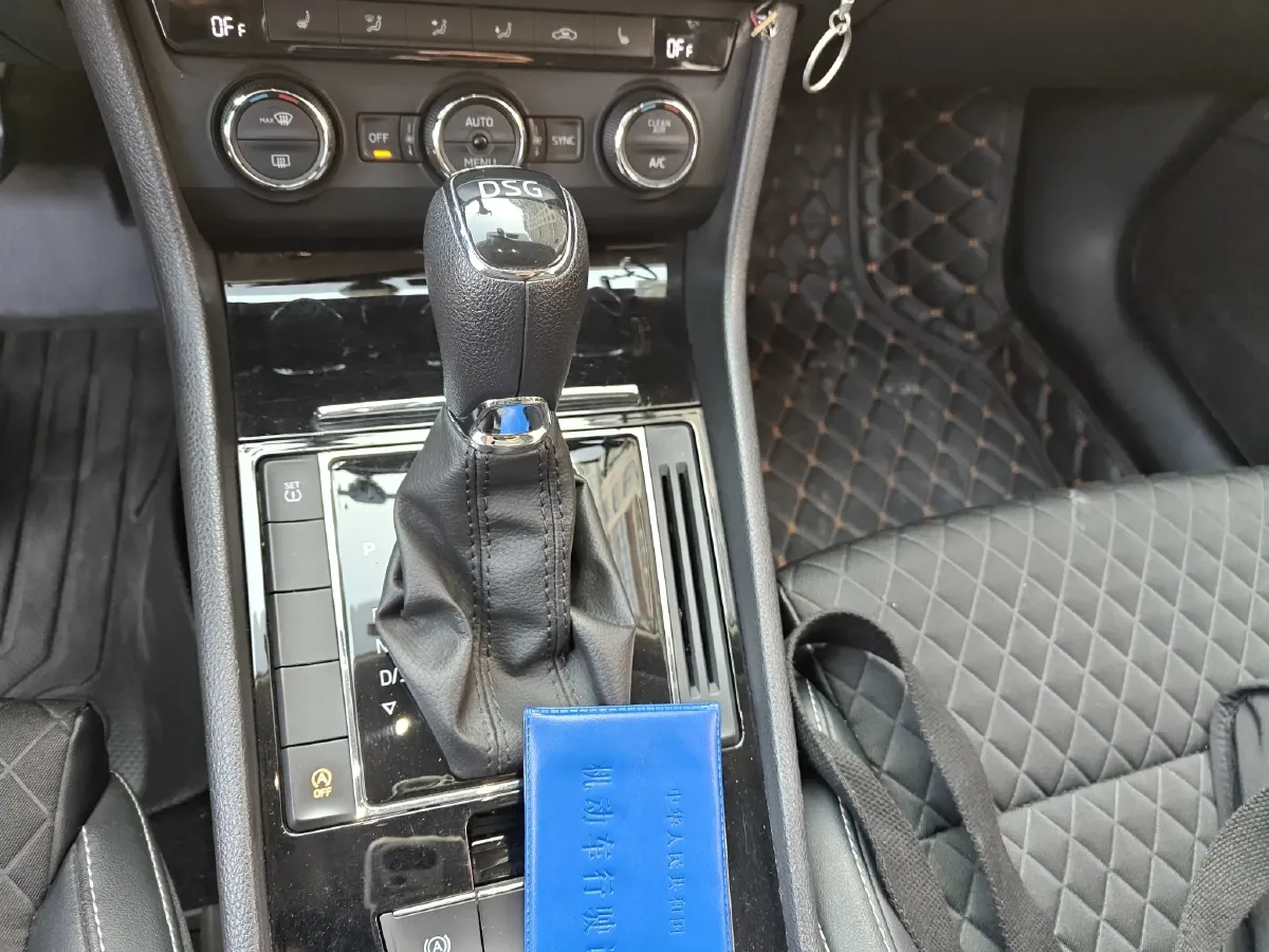 2018 Skoda Superb 1.4T 150HP L4 7DCT,autocango,china used car exporter,china ev exporter,chinese used car exporter,chinese used ev exporter