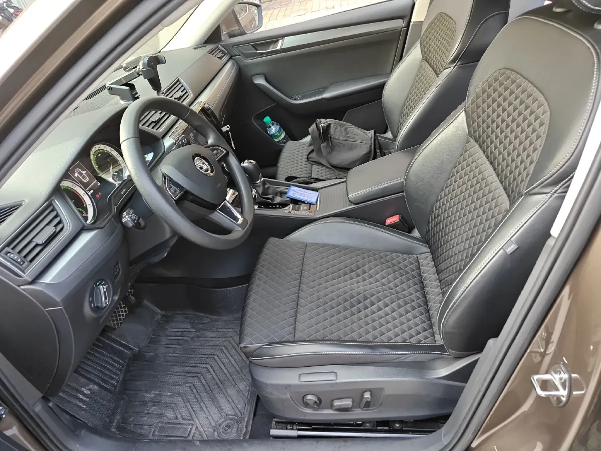 2018 Skoda Superb 1.4T 150HP L4 7DCT,autocango,china used car exporter,china ev exporter,chinese used car exporter,chinese used ev exporter