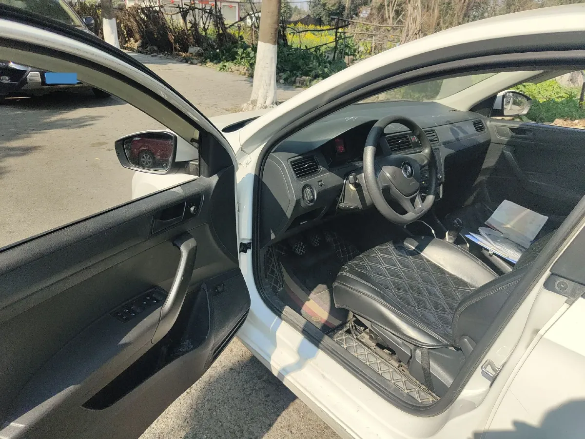 2021 Volkswagen Santana 1.5L 112HP L4 5MT,autocango,china used car exporter,china ev exporter,chinese used car exporter,chinese used ev exporter