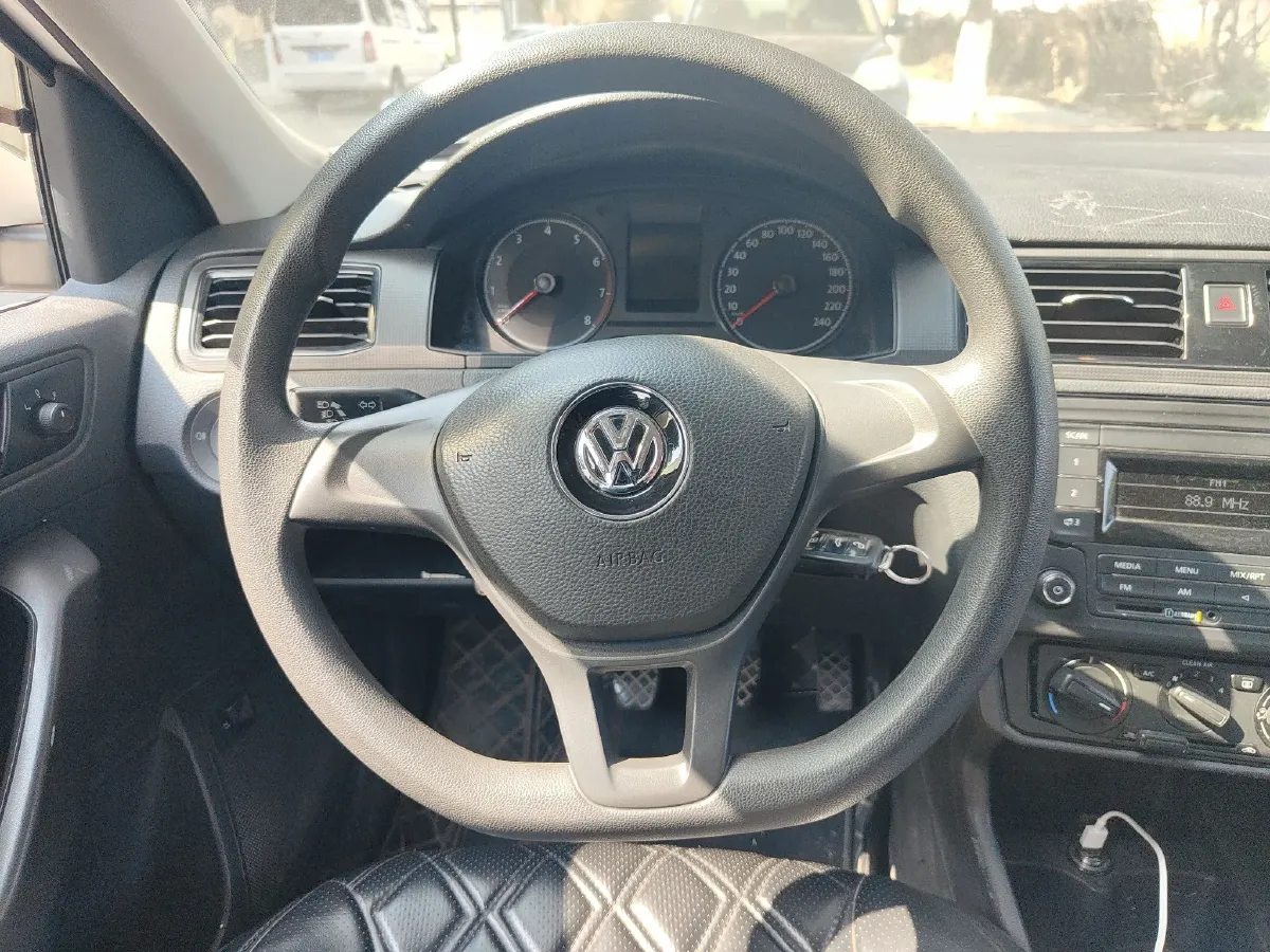 2021 Volkswagen Santana 1.5L 112HP L4 5MT,autocango,china used car exporter,china ev exporter,chinese used car exporter,chinese used ev exporter