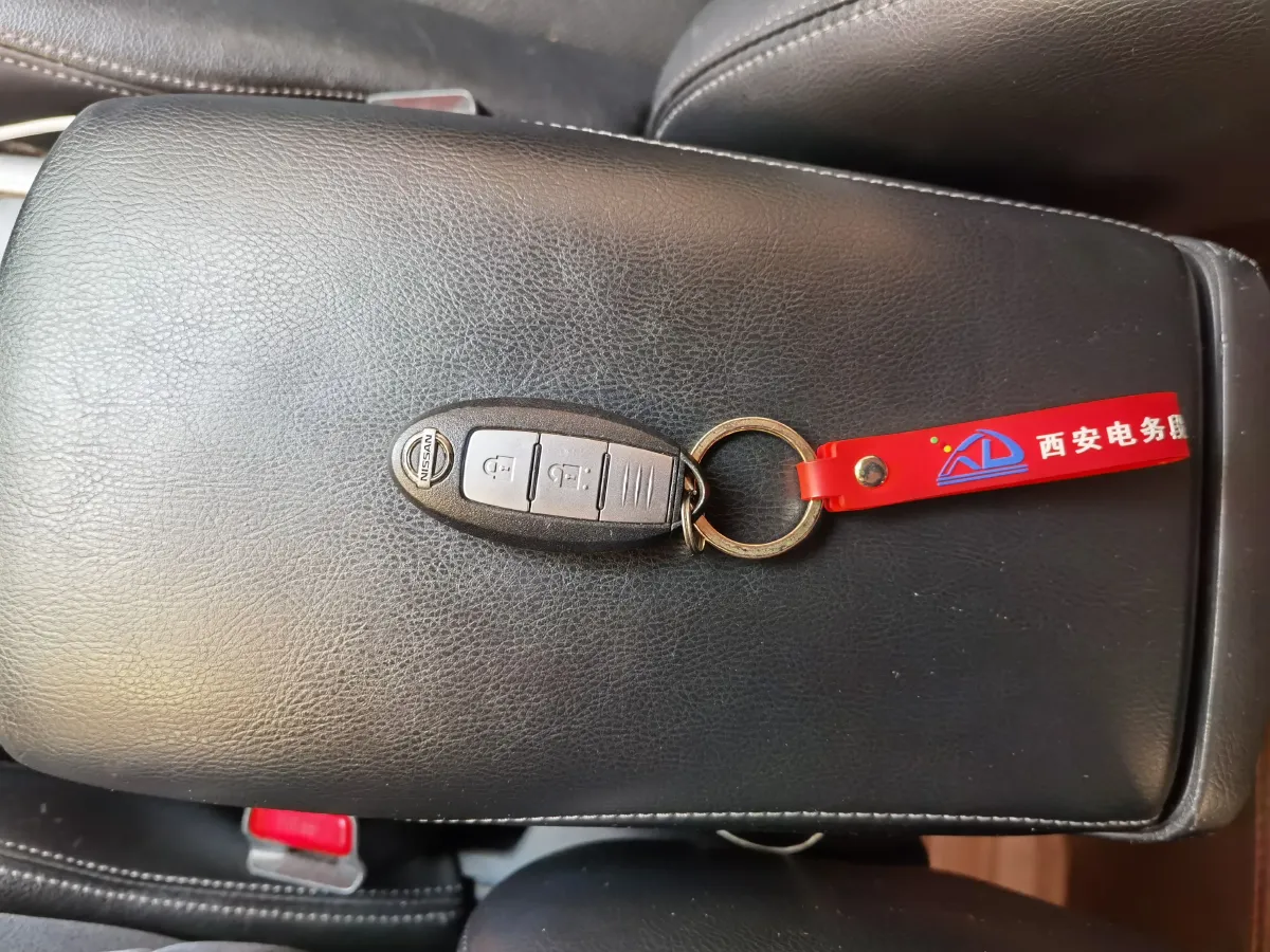 2014 Nissan X-Trail 2.0L 150HP L4 CVT,autocango,china used car exporter,china ev exporter,chinese used car exporter,chinese used ev exporter