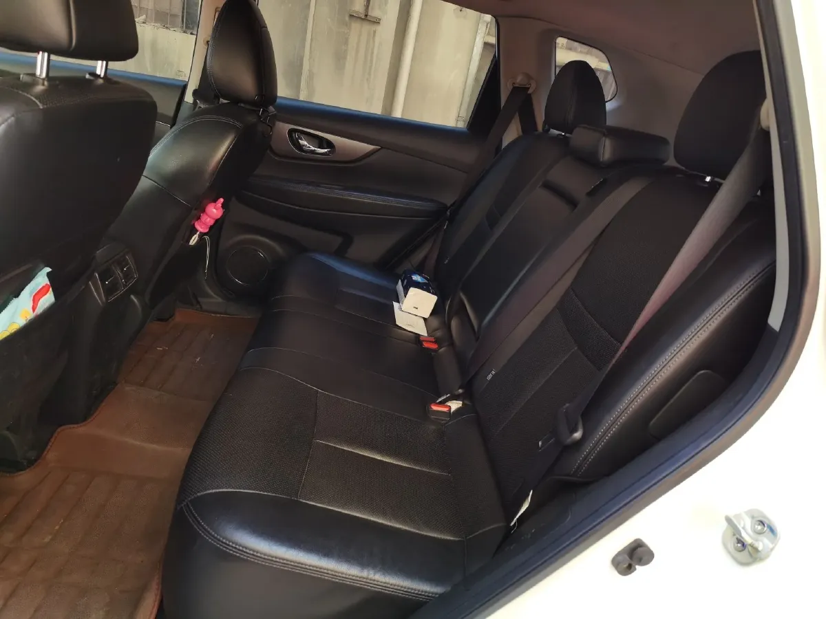 2014 Nissan X-Trail 2.0L 150HP L4 CVT,autocango,china used car exporter,china ev exporter,chinese used car exporter,chinese used ev exporter