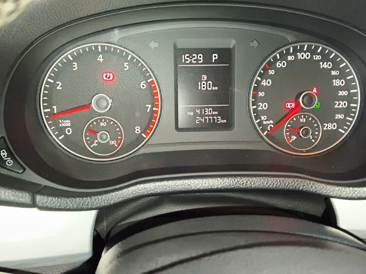 2013 Volkswagen Passat 1.8T 160HP L4 7DCT,autocango,china used car exporter,china ev exporter,chinese used car exporter,chinese used ev exporter