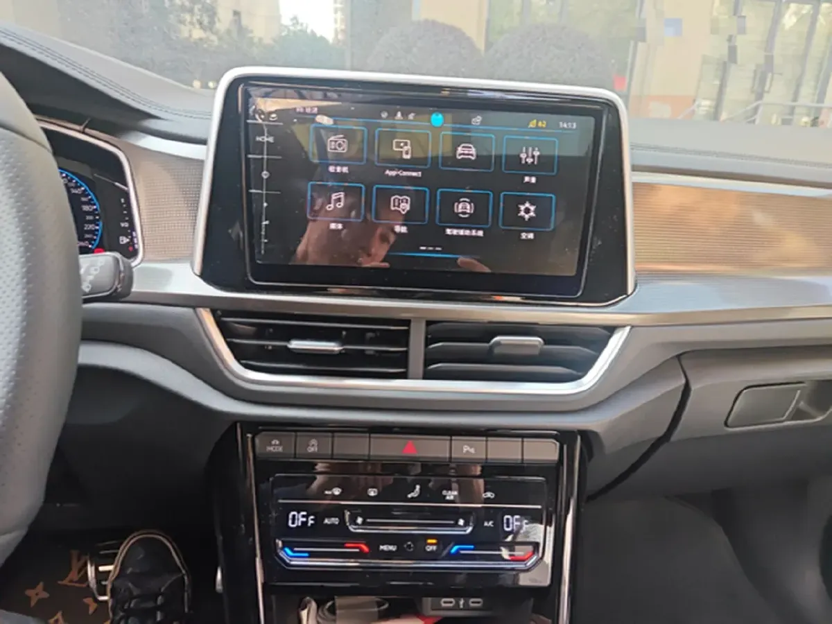 2024 ChangAn UNI-K 2.0T 233HP L4 8AT,autocango,china used car exporter,china ev exporter,chinese used car exporter,chinese used ev exporter