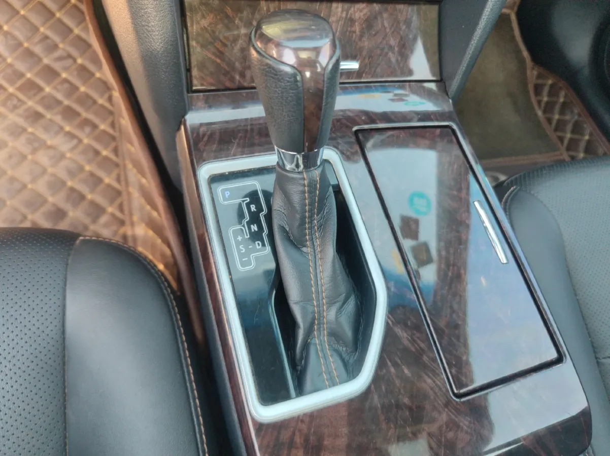 2016 Toyota Camry 2.0L 167HP L4 6AT,autocango,china used car exporter,china ev exporter,chinese used car exporter,chinese used ev exporter