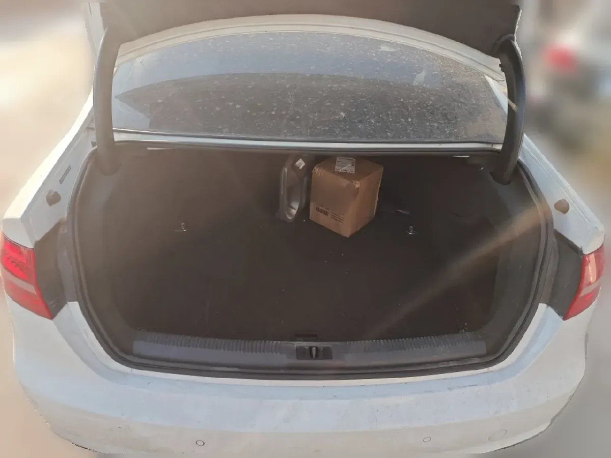 2015 Audi A4L 2.0T 180HP L4 CVT,autocango,china used car exporter,china ev exporter,chinese used car exporter,chinese used ev exporter