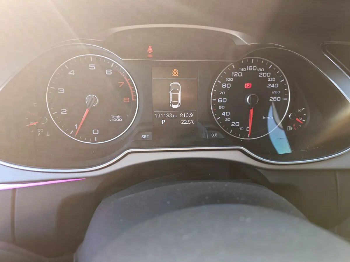 2015 Audi A4L 2.0T 180HP L4 CVT,autocango,china used car exporter,china ev exporter,chinese used car exporter,chinese used ev exporter