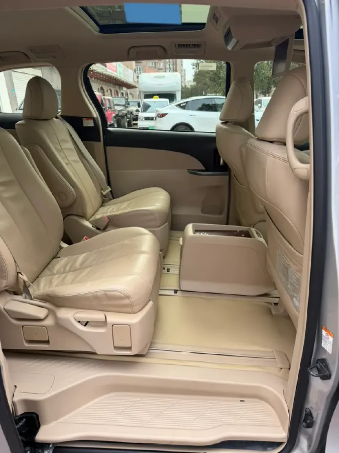 2021 Toyota Crown Kluger 2.5L 192HP L4 E-CVT Hybrid,autocango,china used car exporter,china ev exporter,chinese used car exporter,chinese used ev exporter