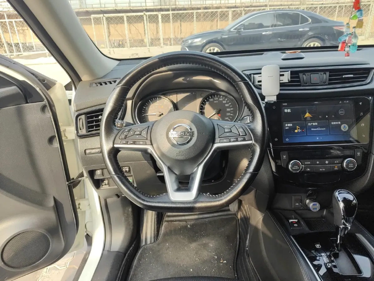 2019 Nissan X-Trail 2.0L 154HP L4 CVT,autocango,china used car exporter,china ev exporter,chinese used car exporter,chinese used ev exporter