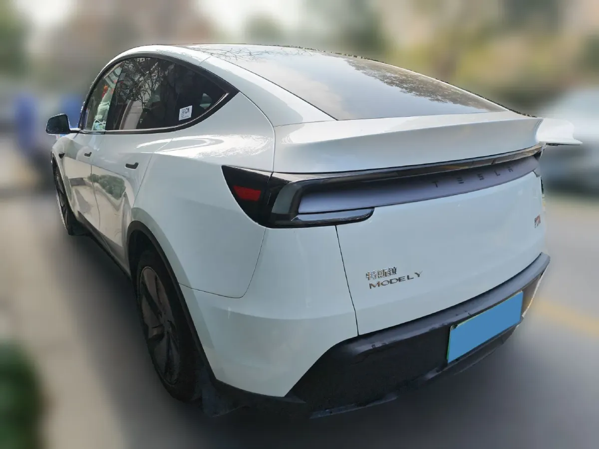 2025 Tesla Model Y BEV 62.5KWH,autocango,china used car exporter,china ev exporter,chinese used car exporter,chinese used ev exporter