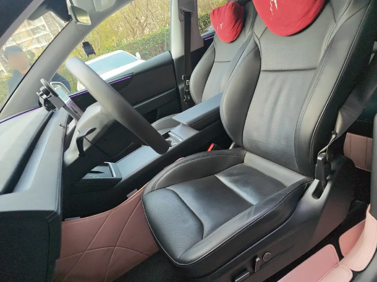 2025 Tesla Model Y BEV 62.5KWH,autocango,china used car exporter,china ev exporter,chinese used car exporter,chinese used ev exporter