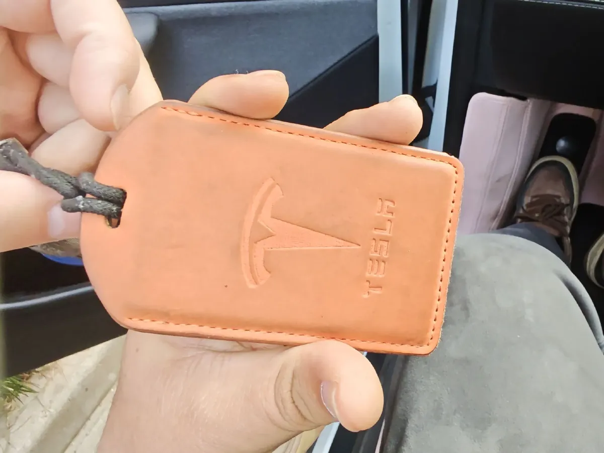 2025 Tesla Model Y BEV 62.5KWH,autocango,china used car exporter,china ev exporter,chinese used car exporter,chinese used ev exporter