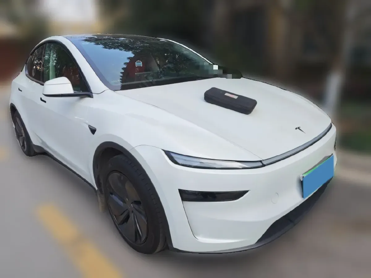 2025 Tesla Model Y BEV 62.5KWH,autocango,china used car exporter,china ev exporter,chinese used car exporter,chinese used ev exporter
