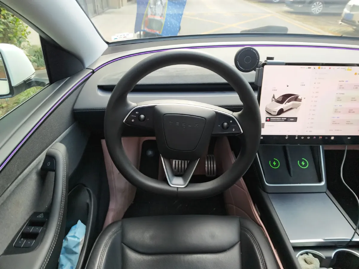 2025 Tesla Model Y BEV 62.5KWH,autocango,china used car exporter,china ev exporter,chinese used car exporter,chinese used ev exporter