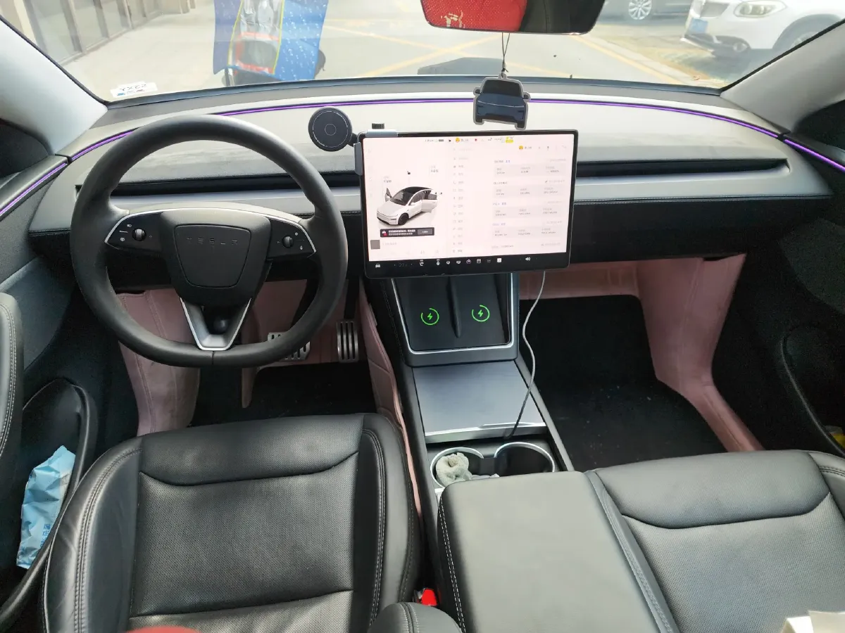 2025 Tesla Model Y BEV 62.5KWH,autocango,china used car exporter,china ev exporter,chinese used car exporter,chinese used ev exporter