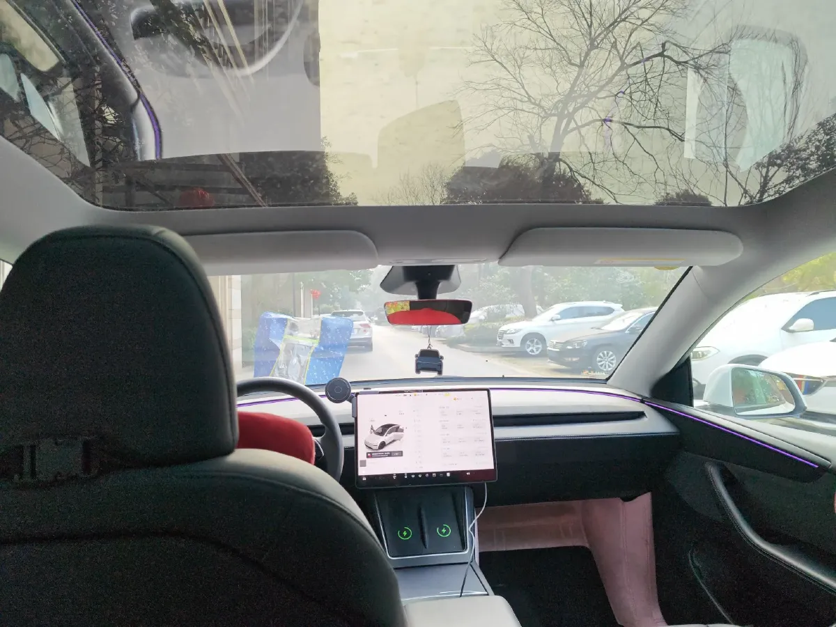 2025 Tesla Model Y BEV 62.5KWH,autocango,china used car exporter,china ev exporter,chinese used car exporter,chinese used ev exporter