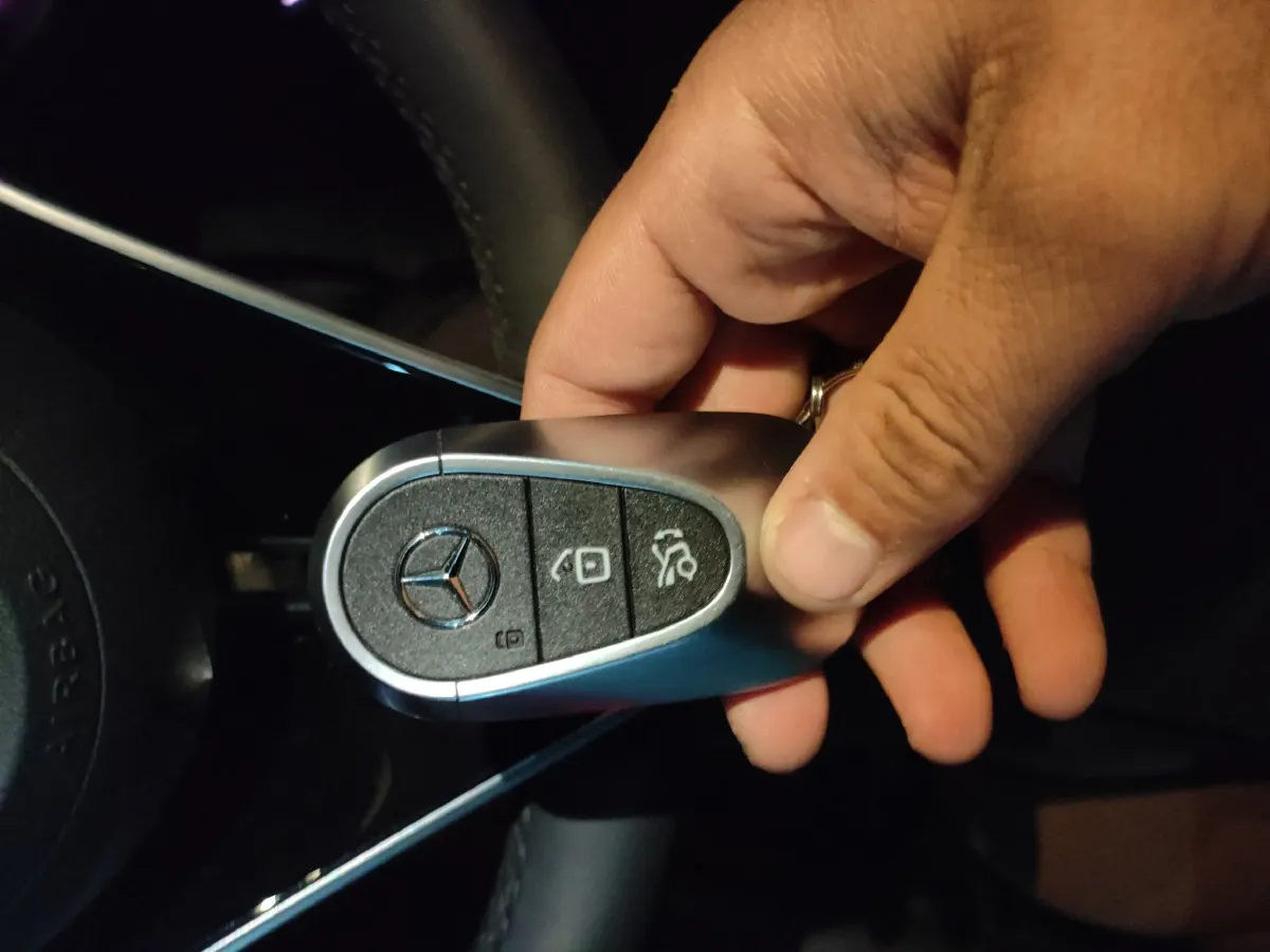 2024 Mercedes-Benz E Class 2.0T 204HP L4 9AT PHEV 25.4KWH,autocango,china used car exporter,china ev exporter,chinese used car exporter,chinese used ev exporter