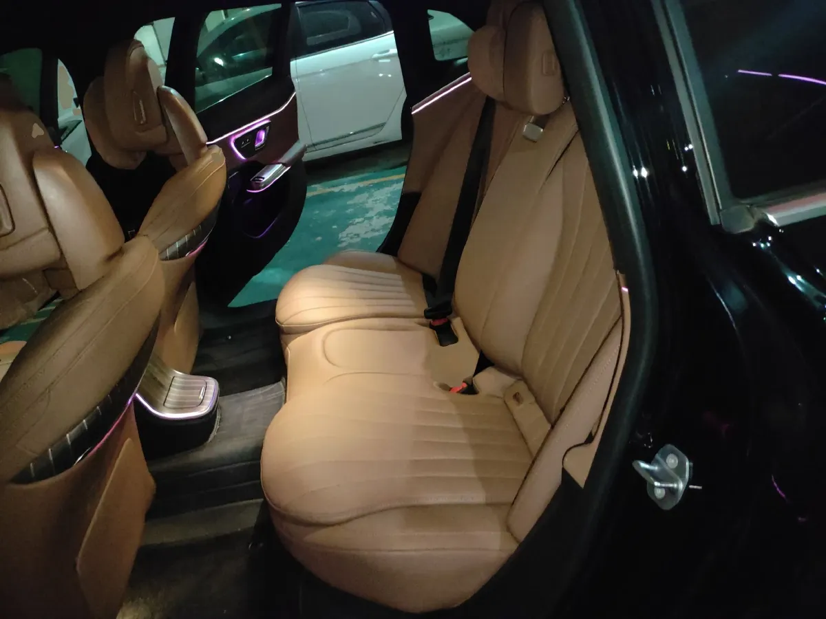 2024 Mercedes-Benz E Class 2.0T 204HP L4 9AT PHEV 25.4KWH,autocango,china used car exporter,china ev exporter,chinese used car exporter,chinese used ev exporter