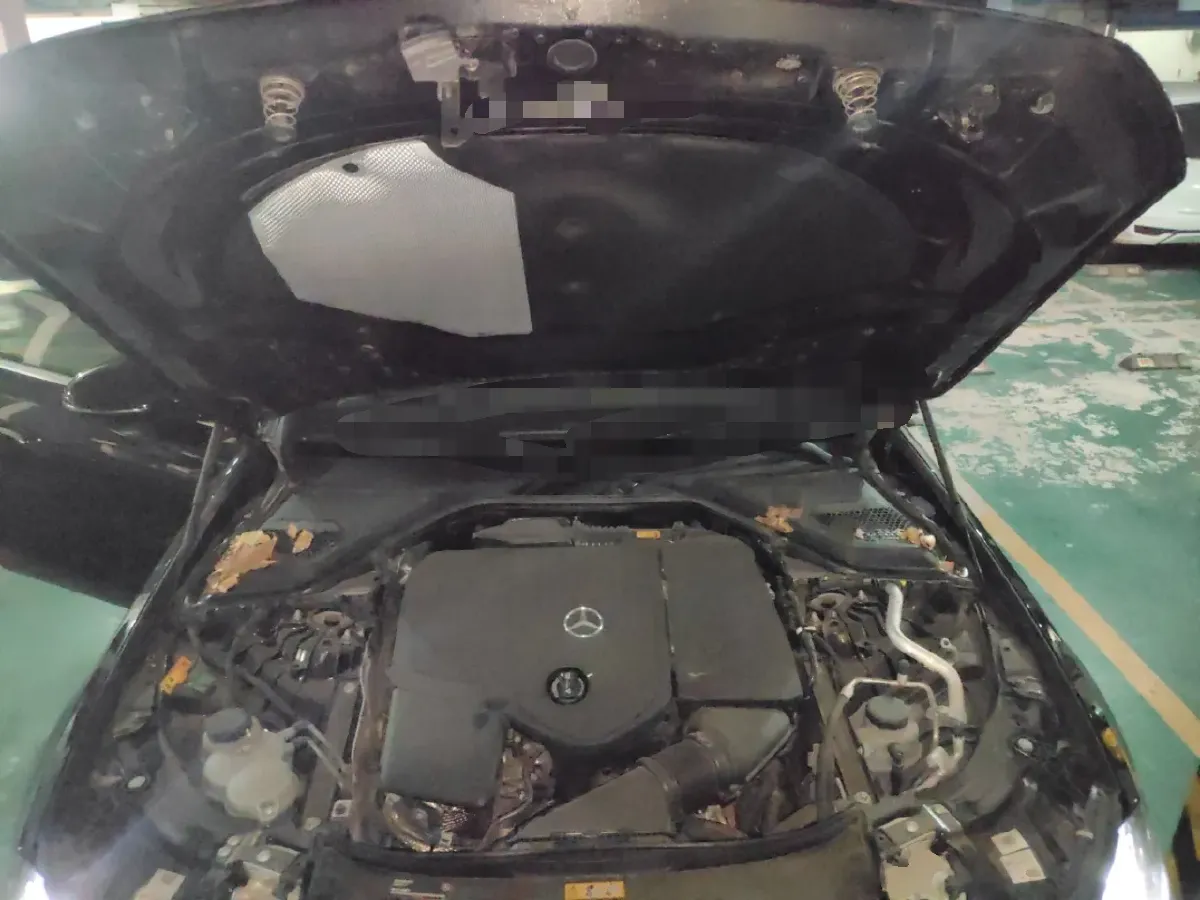 2024 Mercedes-Benz E Class 2.0T 204HP L4 9AT PHEV 25.4KWH,autocango,china used car exporter,china ev exporter,chinese used car exporter,chinese used ev exporter