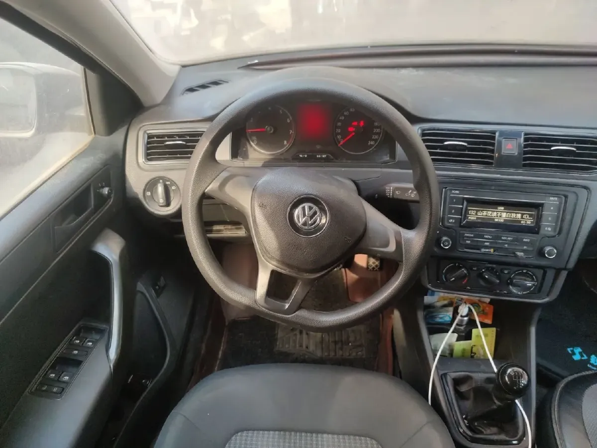 2016 Volkswagen Santana 1.4L 90HP L4 5MT,autocango,china used car exporter,china ev exporter,chinese used car exporter,chinese used ev exporter