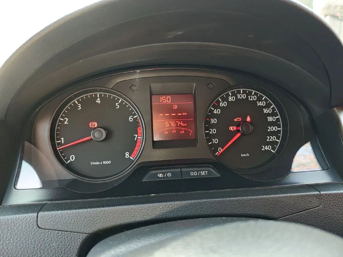 2015 Volkswagen Santana 1.6L 110HP L4 5MT,autocango,china used car exporter,china ev exporter,chinese used car exporter,chinese used ev exporter