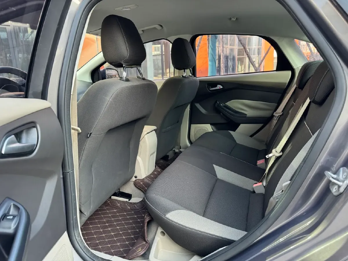 2012 Ford Focus 1.6L 125HP L4 6DCT,autocango,china used car exporter,china ev exporter,chinese used car exporter,chinese used ev exporter