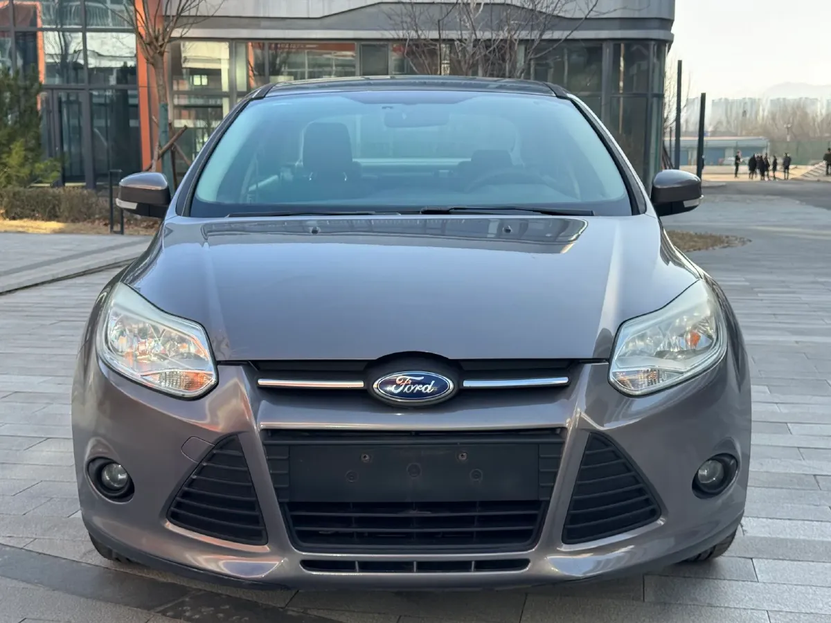 2012 Ford Focus 1.6L 125HP L4 6DCT,autocango,china used car exporter,china ev exporter,chinese used car exporter,chinese used ev exporter